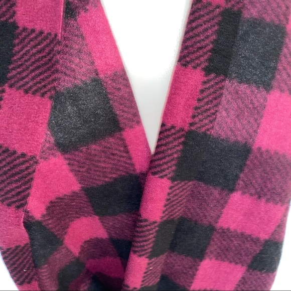 Old Navy Infinity Scarf - Picture 3 of 7